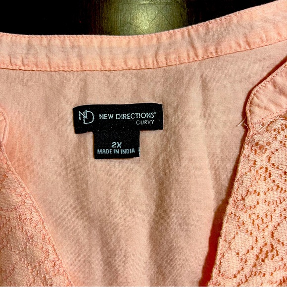 New Directions Curvy Spring Blouse; 2X - Picture 3 of 7